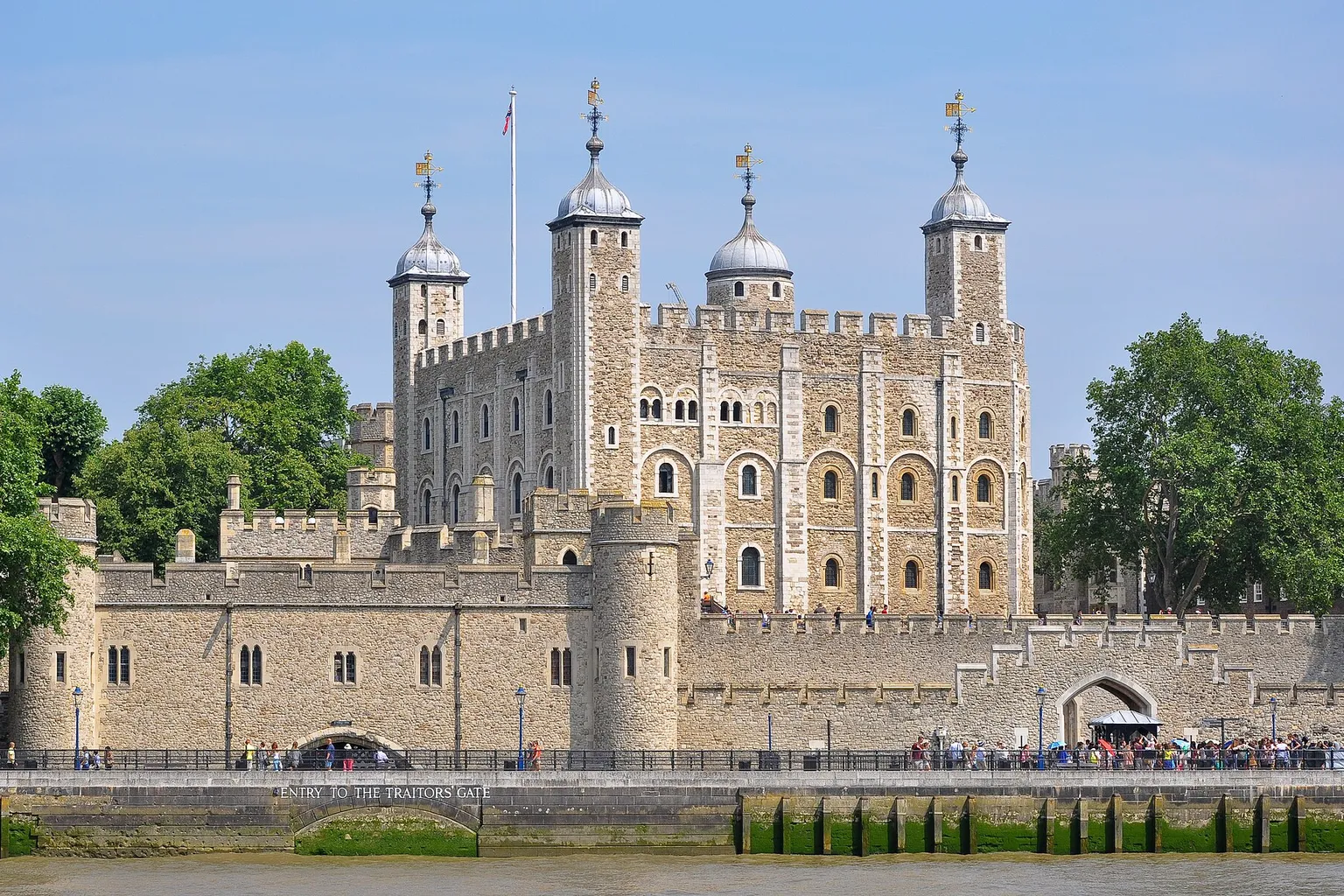 Tour de Londres horaires : choisir le créneau idéal pour éviter la foule